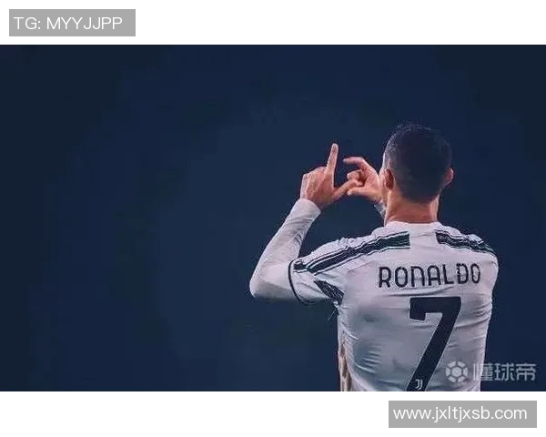 足球明星背影高清图片展现运动魅力与风采的完美瞬间