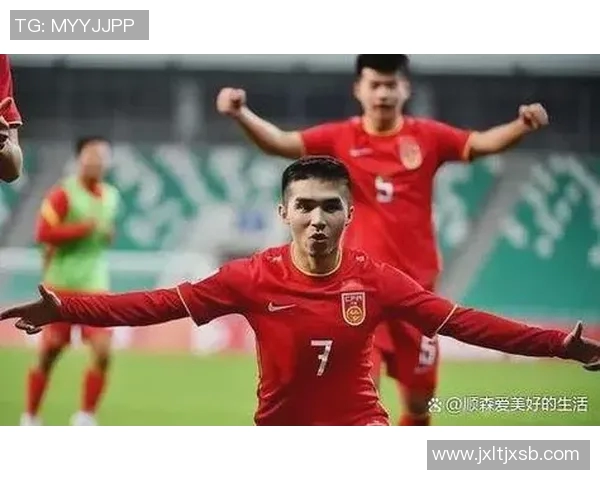 如何通过社交平台向足球明星发送红包并表达祝福与支持