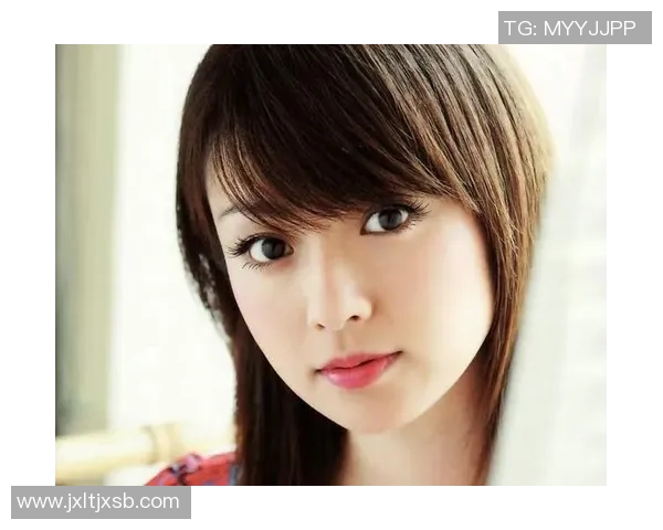 明星的妻子究竟与哪位足球明星有着不解之缘的爱情故事