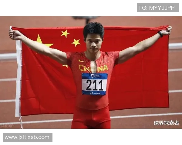 足球明星退役后重返故乡球队续写传奇人生与荣耀篇章