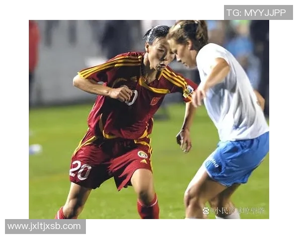 当绿茵场上的爱情邂逅足球明星她的梦想与勇气交织的故事