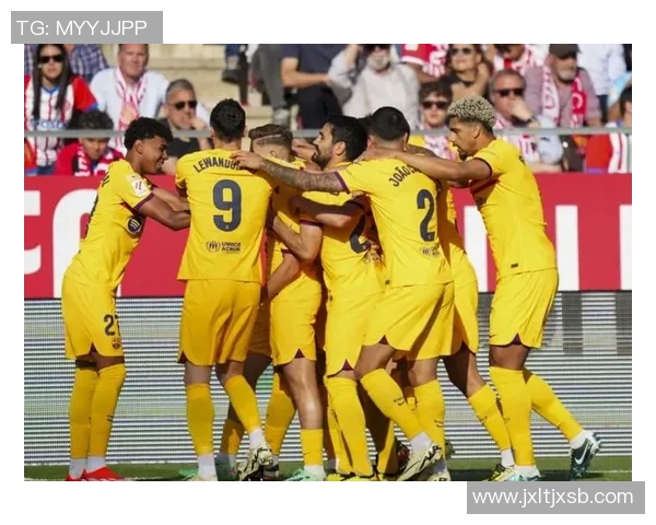 足球明星帅气起球瞬间展现完美技术与风采的精彩时刻